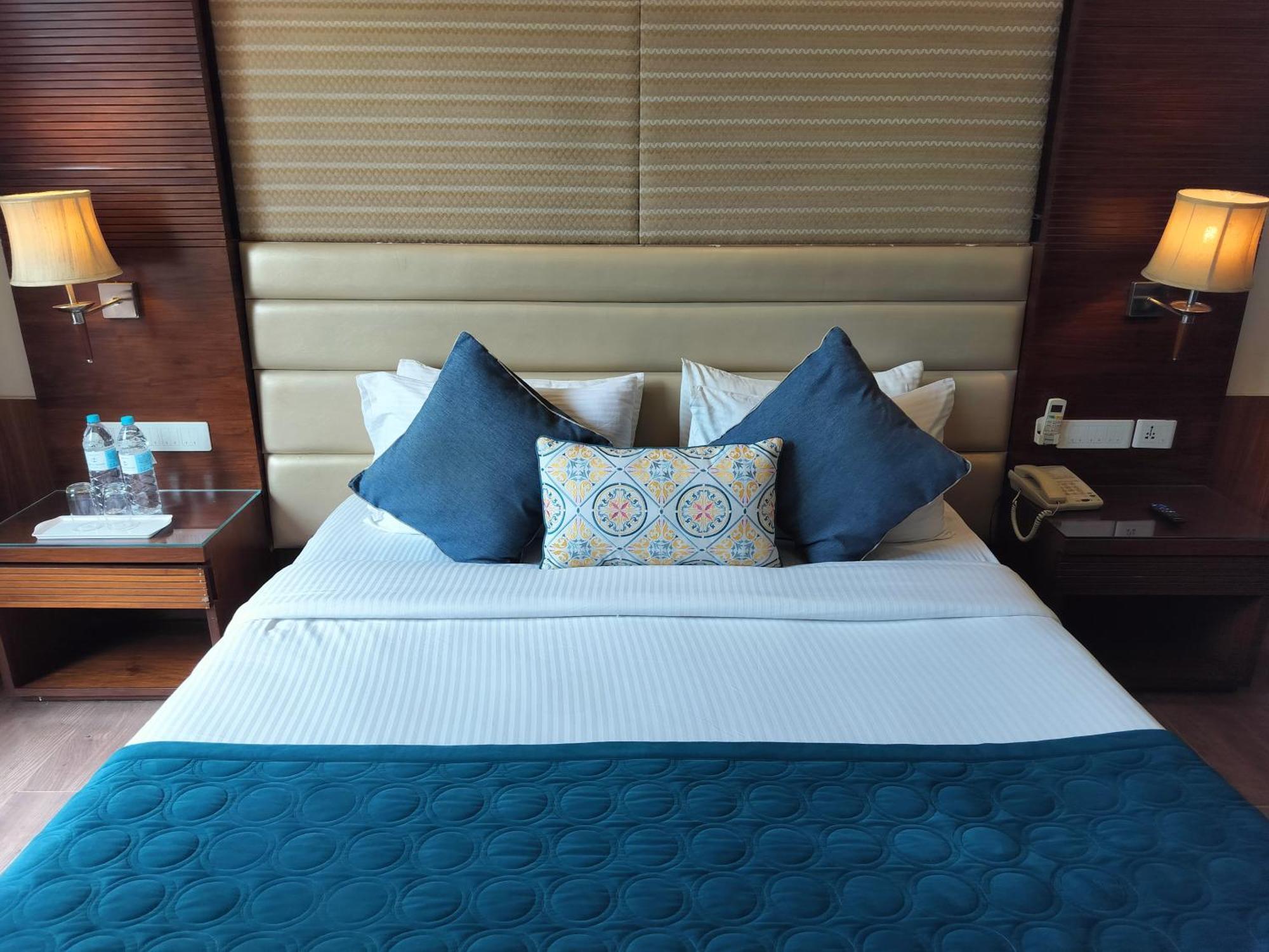 Hotel Oodles Chhattarpur South Delhi New Delhi