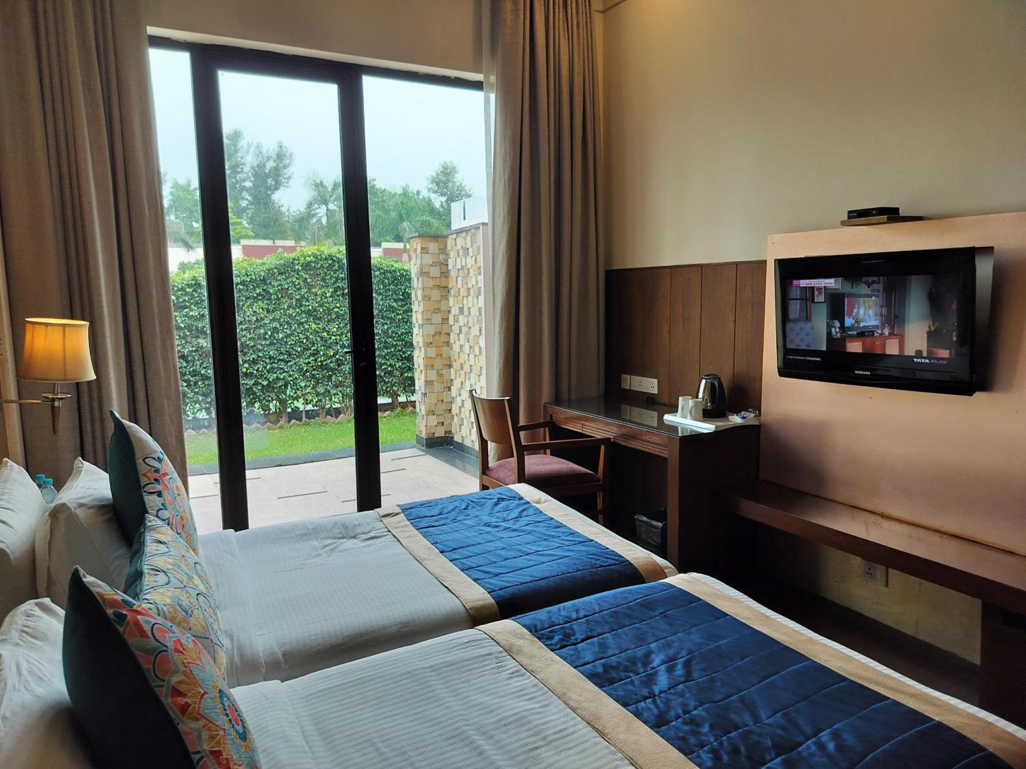 Oodles Chhattarpur South Delhi 4*